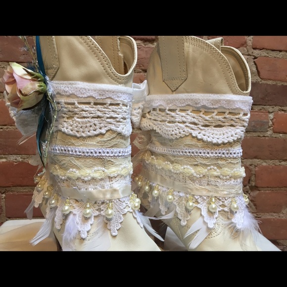 VINTAGE ALTERED White Leather Cowgirl Boots - Picture 7 of 8